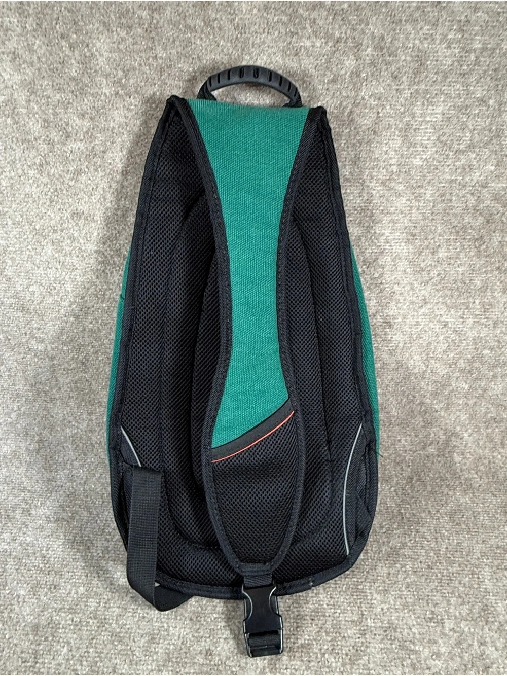 2006 Legend of Zelda Sling Backpack Shoulder Travel Bag Hyrule Shield Nintendo